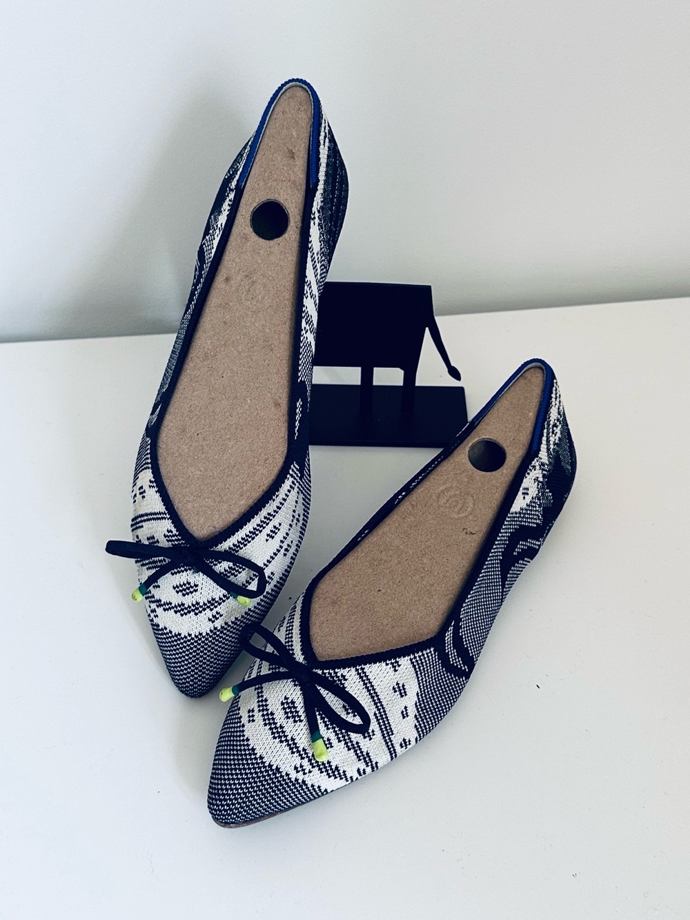 Rothys Botanical Navy Bow Point Flats